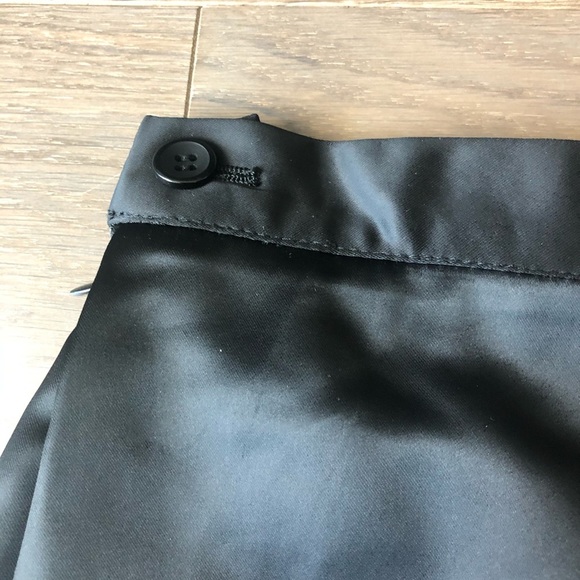 New NWOT 100% silk black skirt lined size medium unique classy chic boutique - Picture 2 of 6